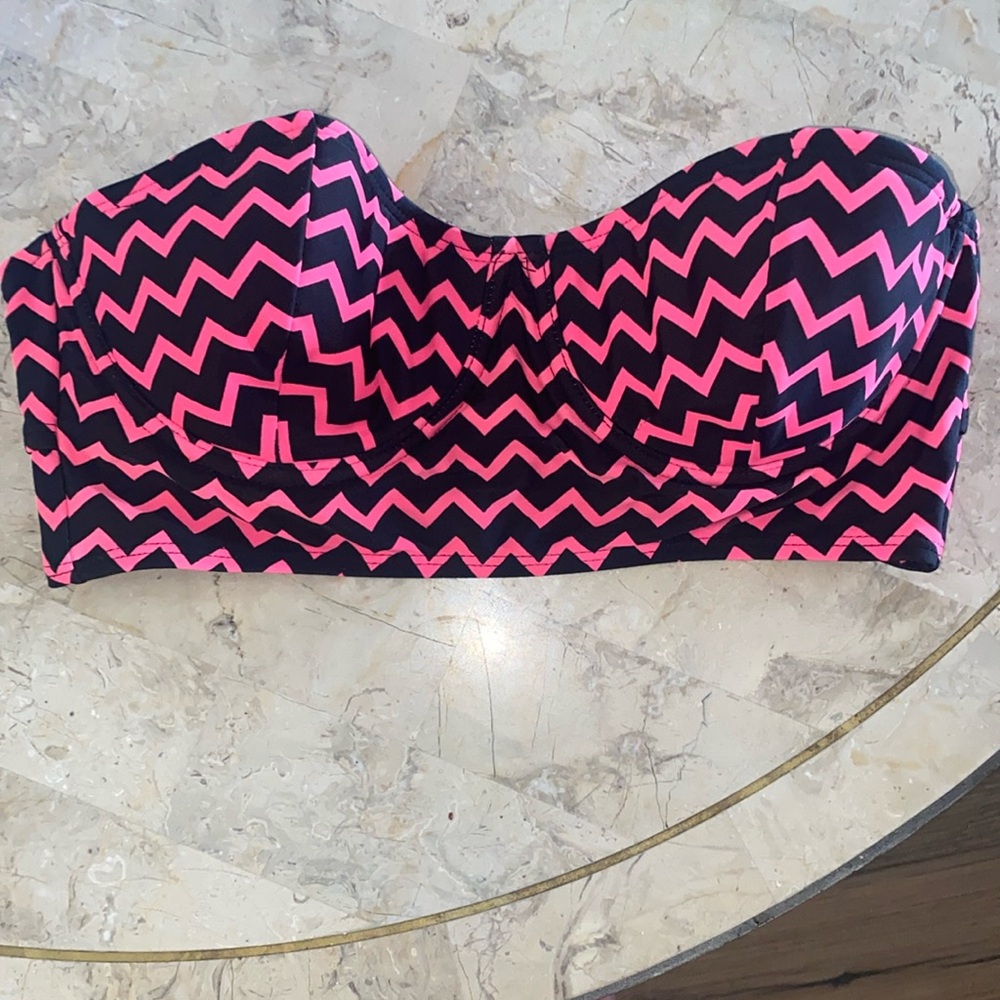 Chevron Striped Bandeau Swim Top Size Medium